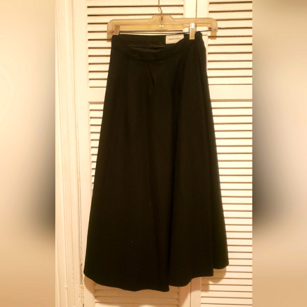 Black wool full skirt
